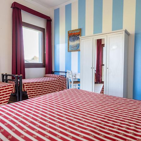 Il Lato Azzurro Hotel Venesia Bagian luar foto